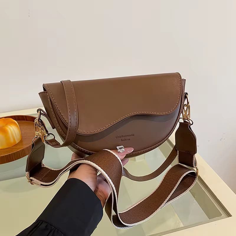 Vintage saddle underarm bag 4