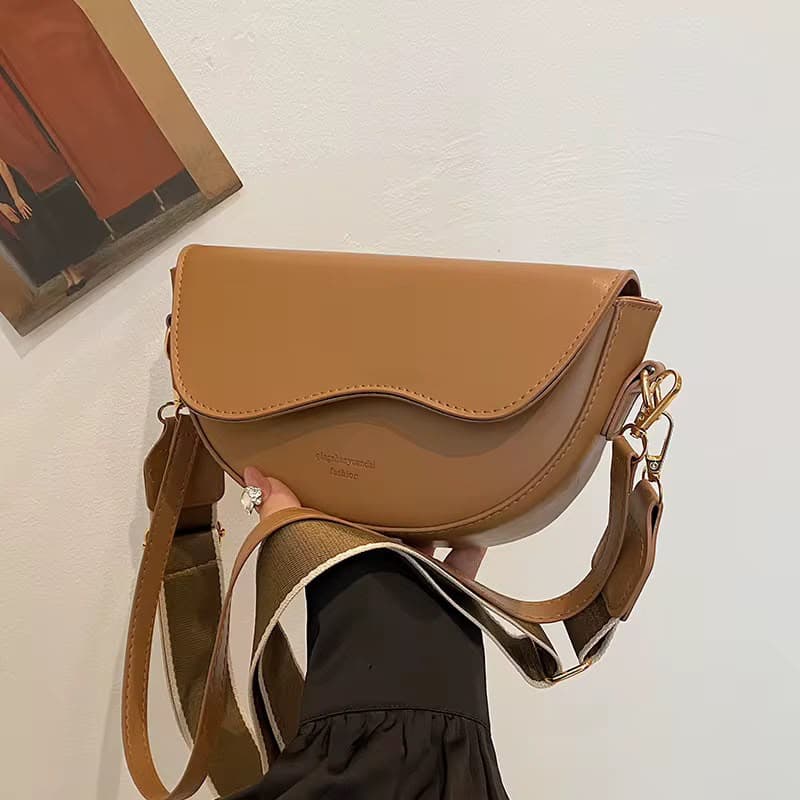 Vintage saddle underarm bag 5